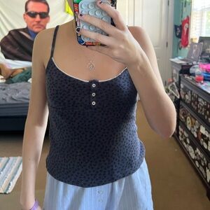 purple and black tank top